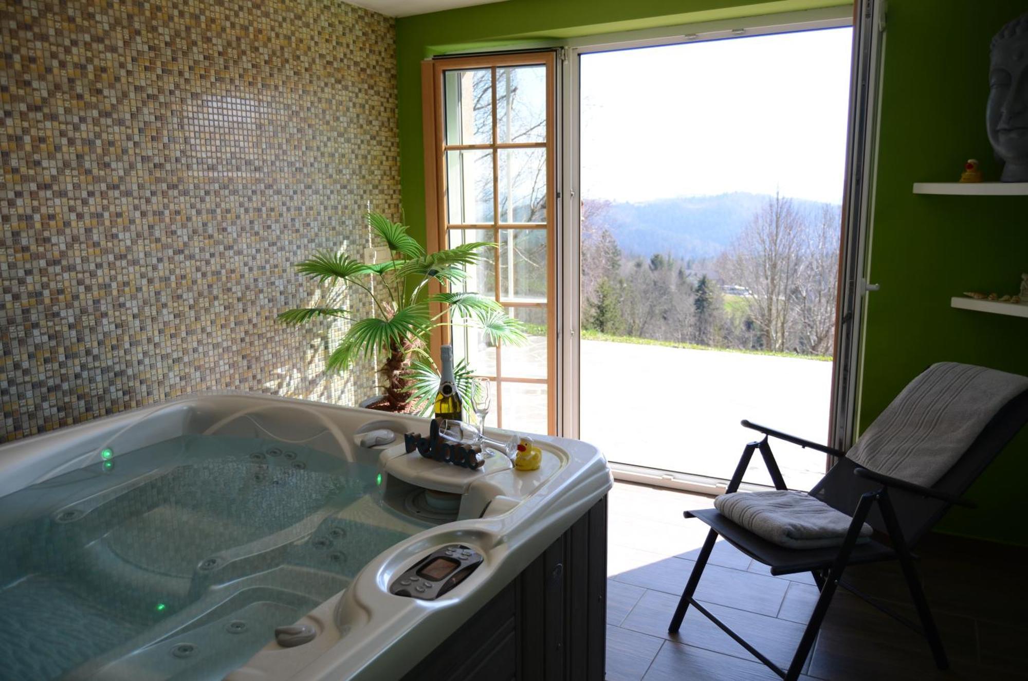 Holiday Home With Hot Tub And Sauna Sabina Rovte Exterior foto
